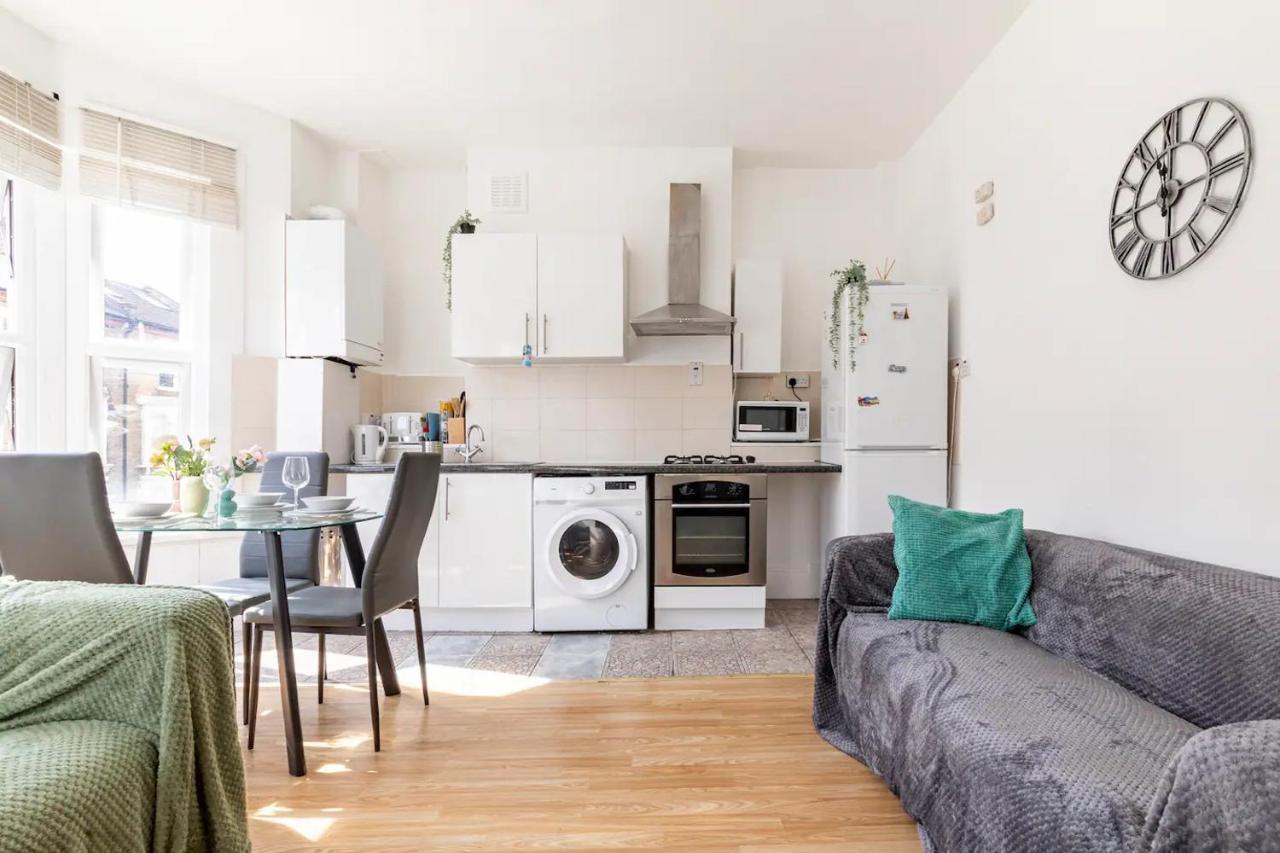 Large, Bright And Spacious 3 Bed Flat In Лондон Экстерьер фото