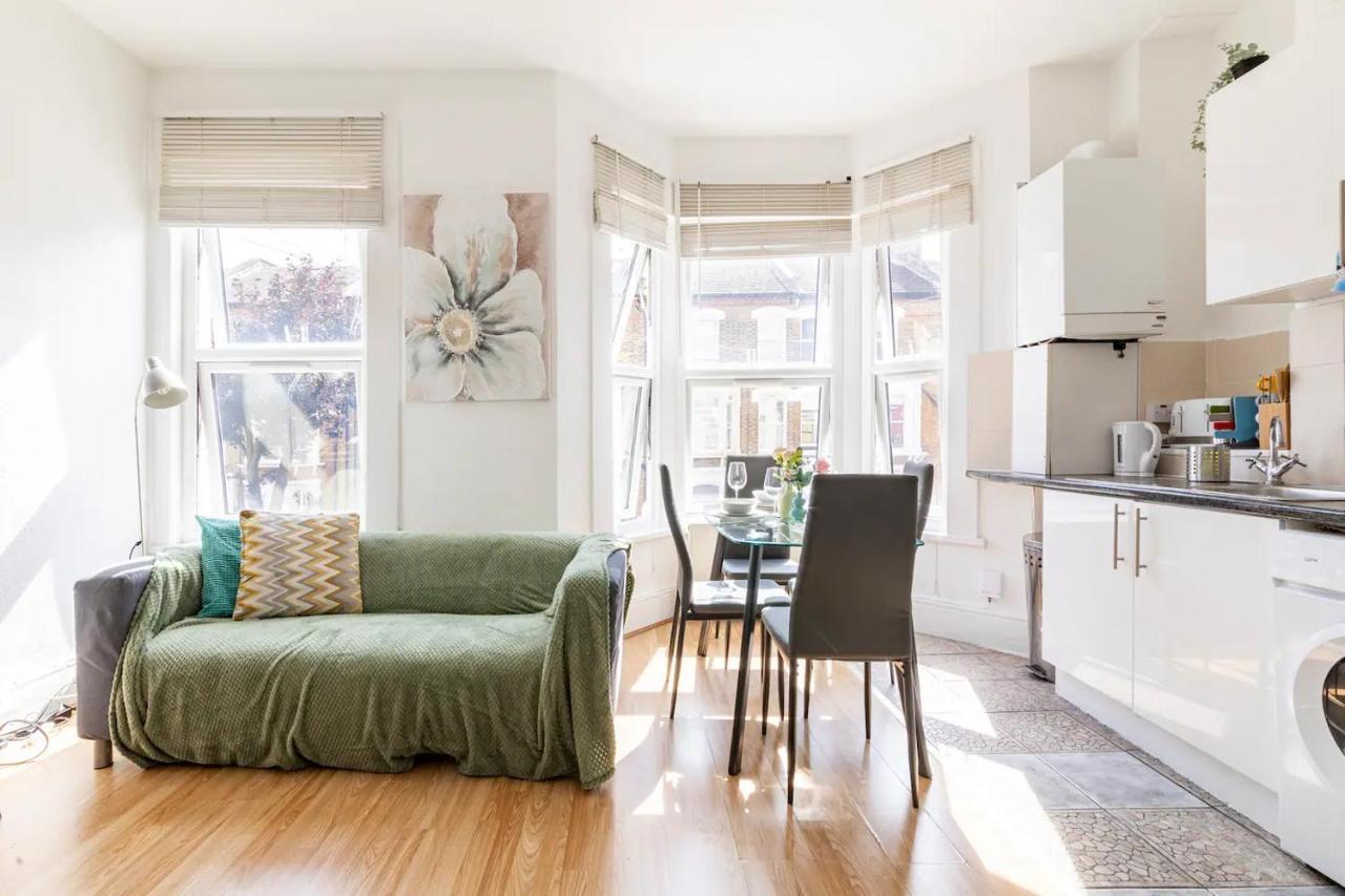 Large, Bright And Spacious 3 Bed Flat In Лондон Экстерьер фото