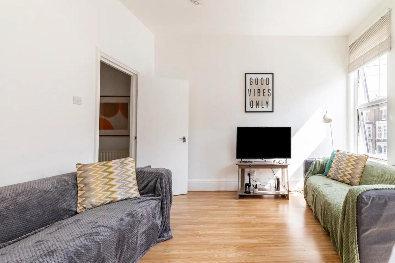 Large, Bright And Spacious 3 Bed Flat In Лондон Экстерьер фото